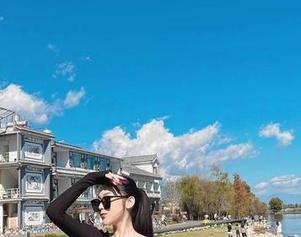微密圈 – 120斤的小王同学的旗袍写真，带你领略那种“自信满满，裙子还得往上提”的绝妙气势！
