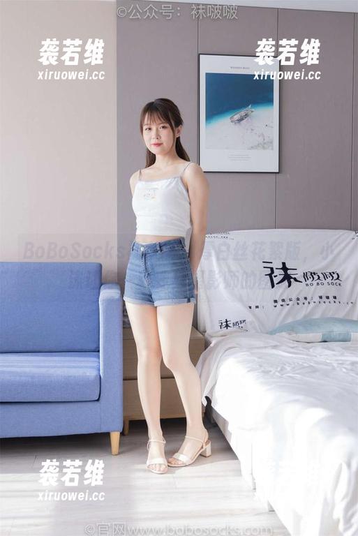 BoBoSocks袜啵啵 - 厚白丝花絮版，小沫让你一秒变身摄影师的图册