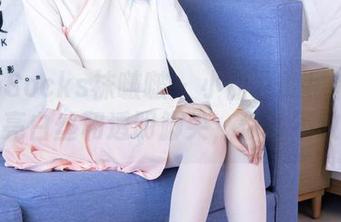 BoBoSocks袜啵啵 – 小甜豆的福利分享，油亮白丝和透明脚尖，你敢不敢收？
