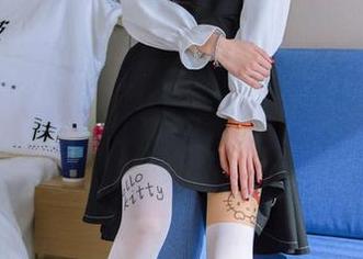 BoBoSocks袜啵啵 – 分享一下芝士的新套图——黑丝（脚尖加固），纯粹的好奇心！