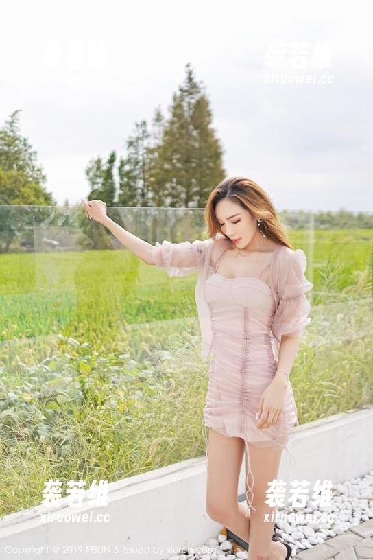 Feilin嗲囡囡 - 施忆佳KITTY说，美足图集比巧克力更治愈，立马报名下载吧！