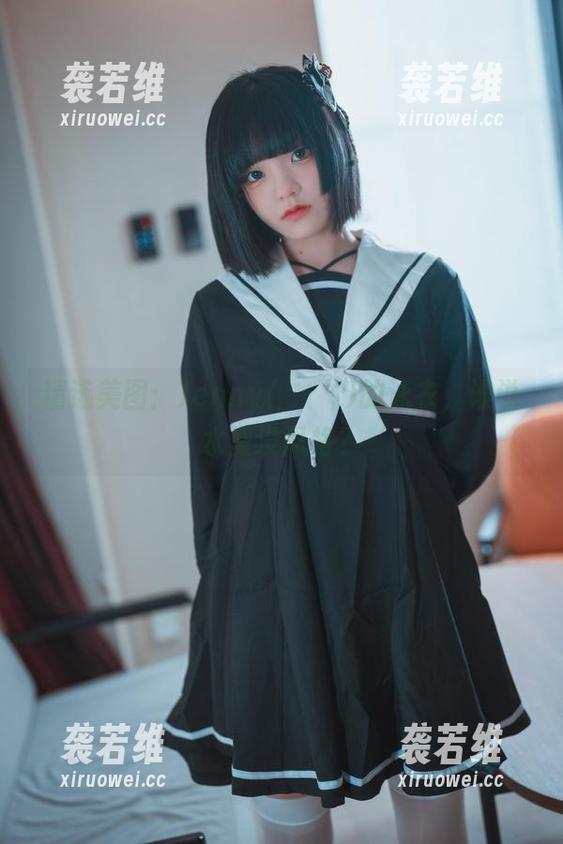 精选美图：Jenny(정제니)的泳衣，谁说水里没风格？