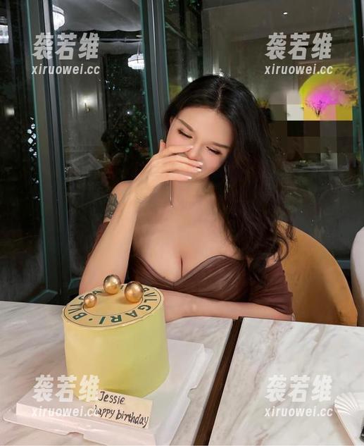 Jessie婕西 微密圈 - Jessie婕西的剧情合集,配得上‘红色’无疑