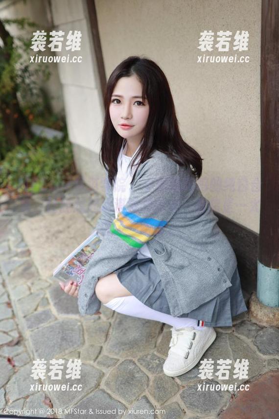 MFStar模范学院-小奶瓶呜呜 MFStar模范学院 - 小奶瓶呜呜的纯白合集,让我想起冰淇淋和云朵,真的是…太白了,哈哈。