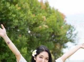 MiStar魅妍社 – 美昕Yumi连衣裙：我在在线比价，图片里谁最美？
