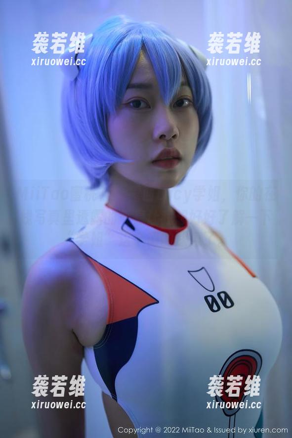 MiiTao蜜桃社 - 露西Lucy学姐，你的在线写真里透露的气息让我想好好了解一下“学姐”这个词的深意了。