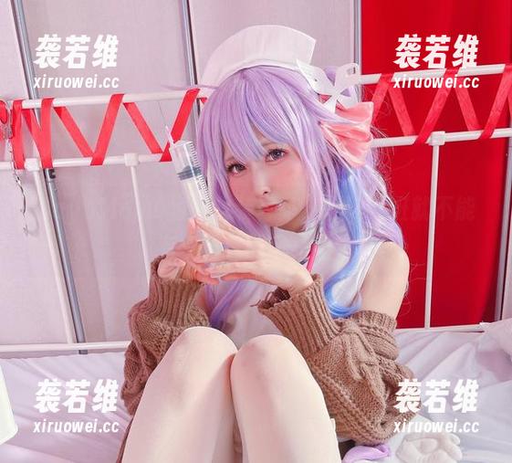 SayoMomo的职业装写真，谁说上班就不能有点自己的风格呢？