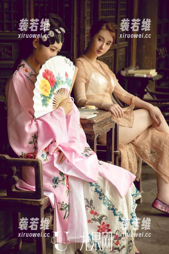 UGirls尤果网-周心情 UGirls尤果网 - 周心情的连体衣图集:请忽略我的皱巴巴,专注于这身造型!