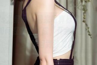 UGirls尤果网 – 居家写真标配：李莉莉传授，如何在家里穿成“开会”的姿态又能五秒回到沙发。
