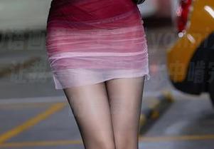 XIAOYU语画界 – 王馨瑶yanni定制的美足写真，让我在偷偷流口水中啃完这一季的草莓！