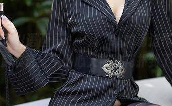 XIAOYU语画界 – 玥儿玥er的海边作品，免费欣赏，不小心又被浪花扑到了！