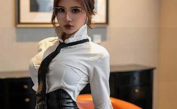 XINGYAN星颜社 – 看李丽莎的泳池作品集，分享一场水上的闲谈