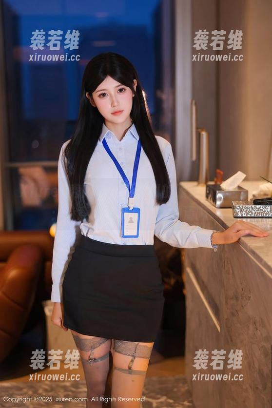 Xiuren秀人网-sibyl是女巫 Xiuren秀人网 - Sibyl的眼镜私房合集:诗意而又带点倔强的清晰。