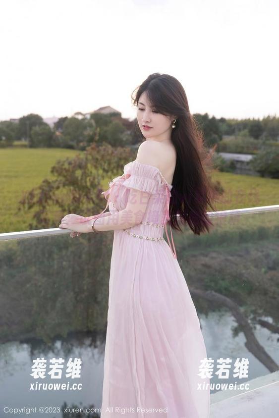 Xiuren秀人网 - 吃白菜的vi菜菜的在线写真：试图用美食掩盖厨房的狼藉