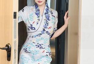 Xiuren秀人网 – 四月月的私房美图：秘书，你是我的小白菜吗？
