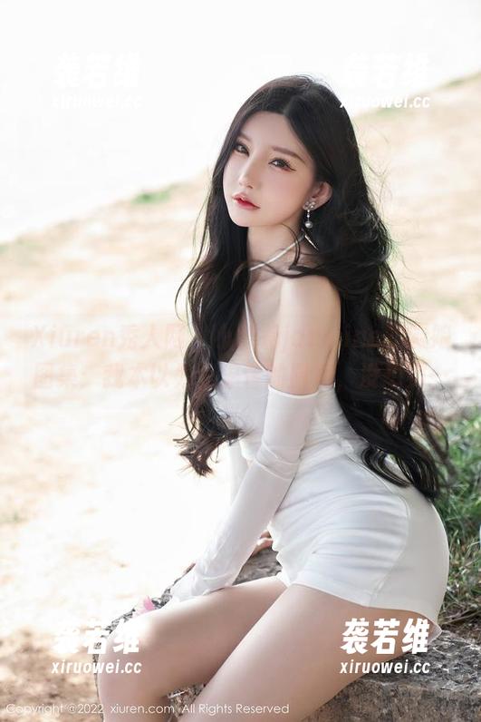 Xiuren秀人网-小茉莉jasmine Xiuren秀人网 - 小茉莉jasmine的厨娘图集:我本以为是温馨的厨房,没想到…
