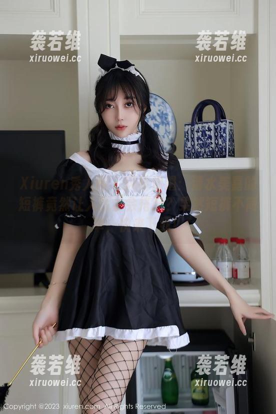 Xiuren秀人网 - 风格偶遇：清水美嘉的短裤竟然让人想学会搭配？果然短裤不简单，快来下载！