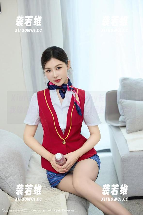Xiuren秀人网 - 雨儿baby长腿图集：我的心已经在欲望和下载之间摇摆不定了。