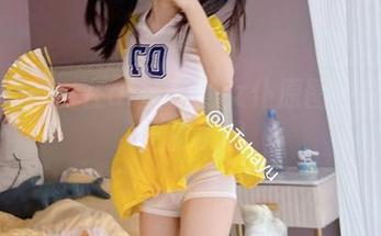 私房收藏：在at鲨鱼的女仆原图中探寻细节的乐趣