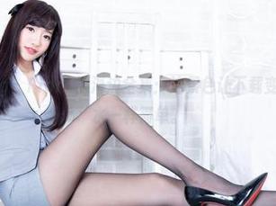 beautyleg – Flora的海边全集：这景色让下载变得像调戏海水一样简单。