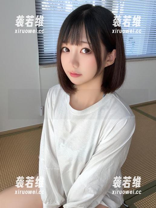 最新写真：nagisa魔物喵的御姐风格—这个角度有点太诱惑了吧？