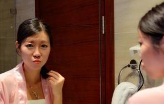pans – 看这“小九”的短裙，究竟是怎么能把眼睛固定在那儿的？