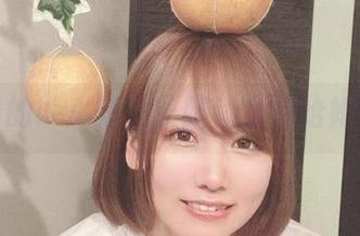 照片中的けん研，长腿让我想给她写首诗