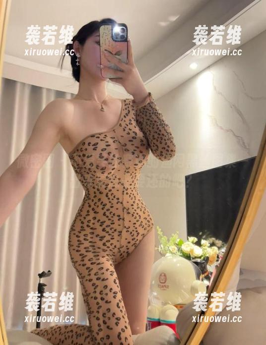 微密圈 - 不爱笑的赛琳的渔网黑丝图集—出来混总是要还的吧？
