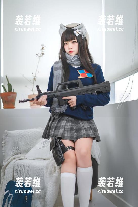 二佐Nisa 二佐Nisa的黑白姿势,最新作品,有点像在跟我打招呼?