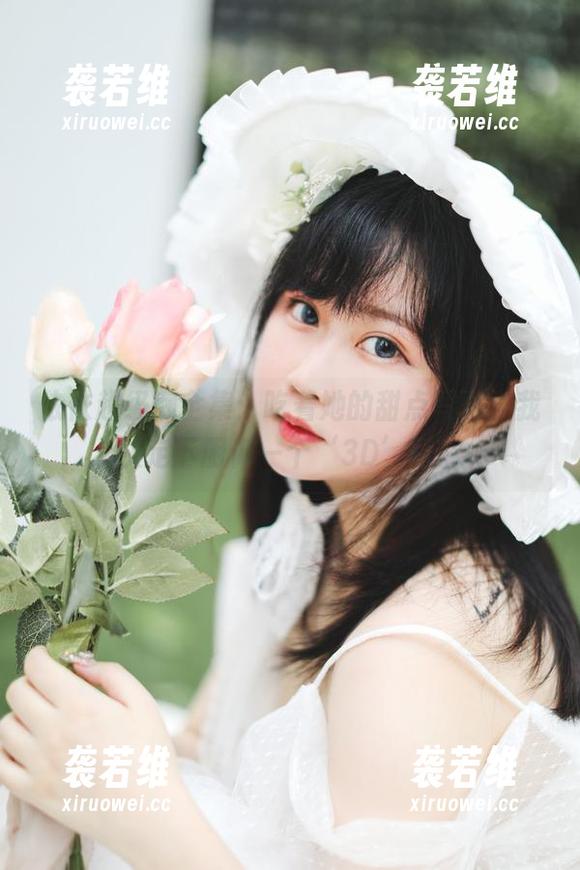 依依超级懒全集：吃着她的甜点写真，我决定下厨做一个‘3D’版。