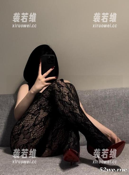微密圈 - 高清原图，保守的二舅妈的吊带袜又在刷新你的下限！