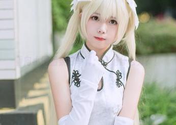 看向小圆温柔的写真：这是什么鬼？！