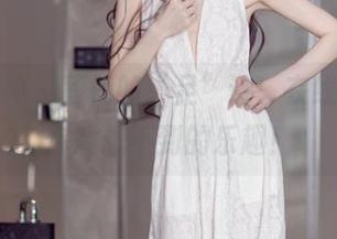 头条女神 – 蔡楠的“足”迹，在线合集让你意想不到的乐趣！