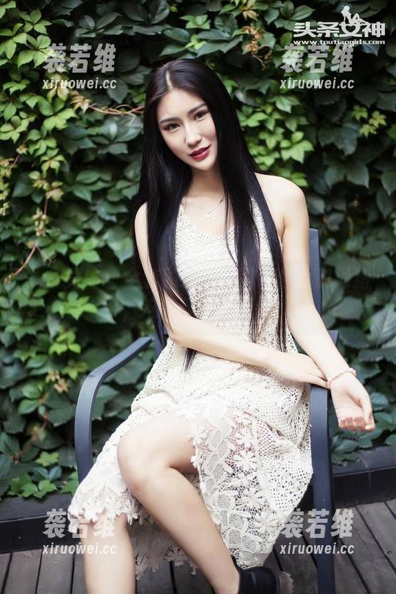 头条女神-高韩菲 头条女神 - 全套豹纹让高韩菲像个时尚猎手,这气场简直爆表!