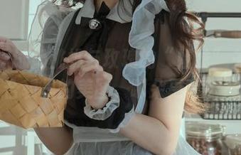 深入探讨奶桃桃与玫瑰的“姐妹”关系：合辑里的美图，哪朵更夸张？