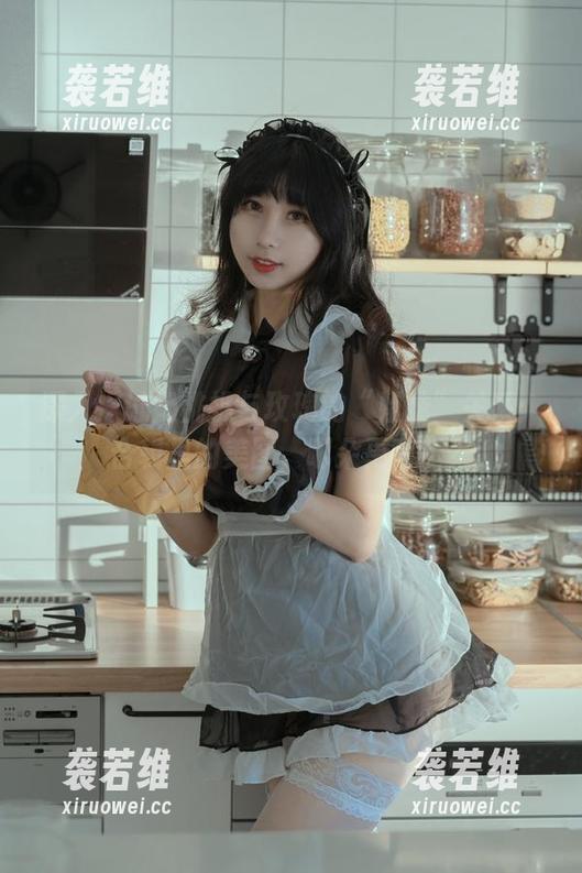 奶桃桃 深入探讨奶桃桃与玫瑰的“姐妹”关系:合辑里的美图,哪朵更夸张?