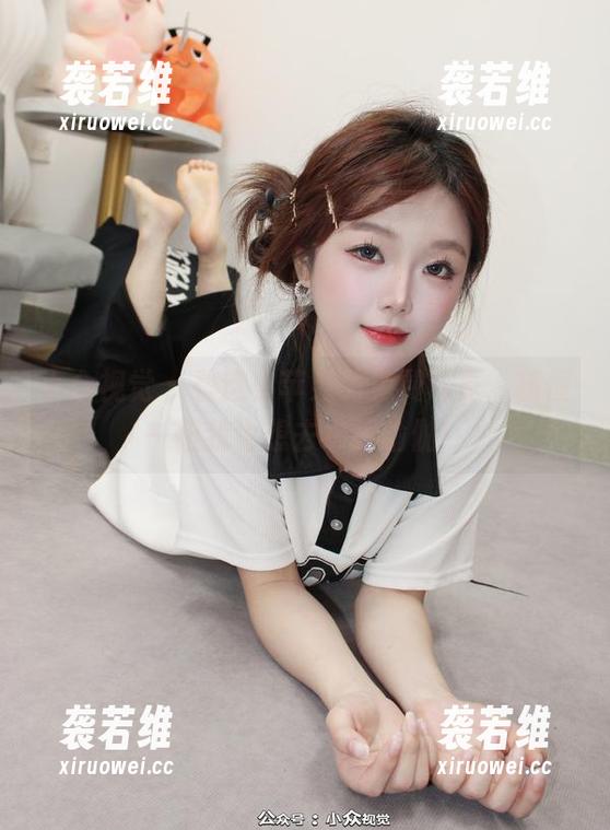 小众视觉 - 看这小苹果的免费写真，随便一扭我也想去练练瑜伽！