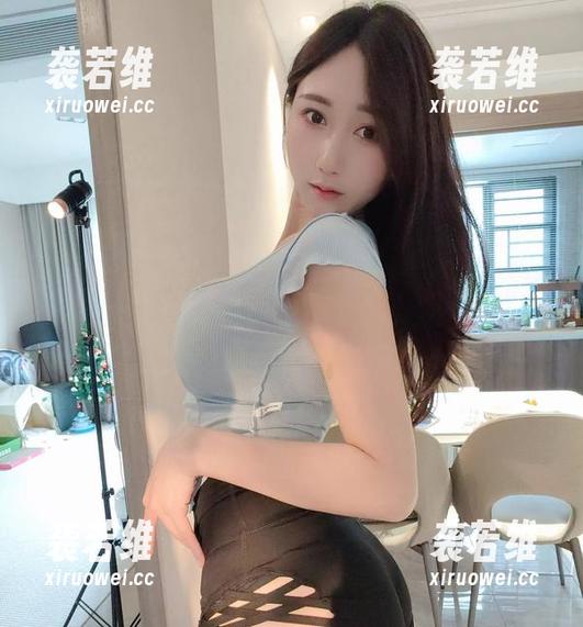 微密圈 - 网盘里悄悄放着小玉吃果冻的丝袜：谁说圈子太小？