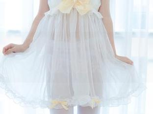 少女秩序 – 下载这些小葵的礼服照，让你的眼球迷失吧