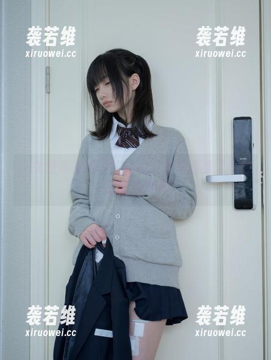 少女秩序 少女秩序发糖了!白丝卫衣写真集下载中,准备追剧吗?