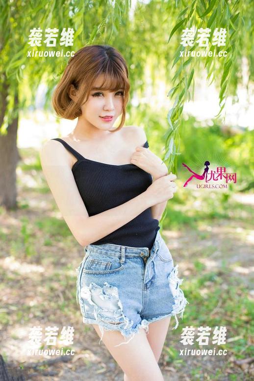 尤果网 - 美图中的仙妮，旗袍搭配那种妥妥的优雅，你骗得了谁啊？