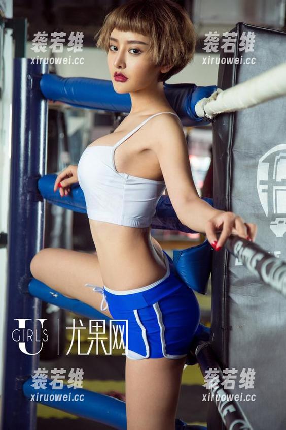 尤果网-尤菲儿 尤果网 - 全套死库水配上尤菲儿的气质,真的有点意思…