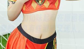 尤蜜荟 – 安然的奶味起司在原图和精选中穿梭，真有些滑稽又迷人。