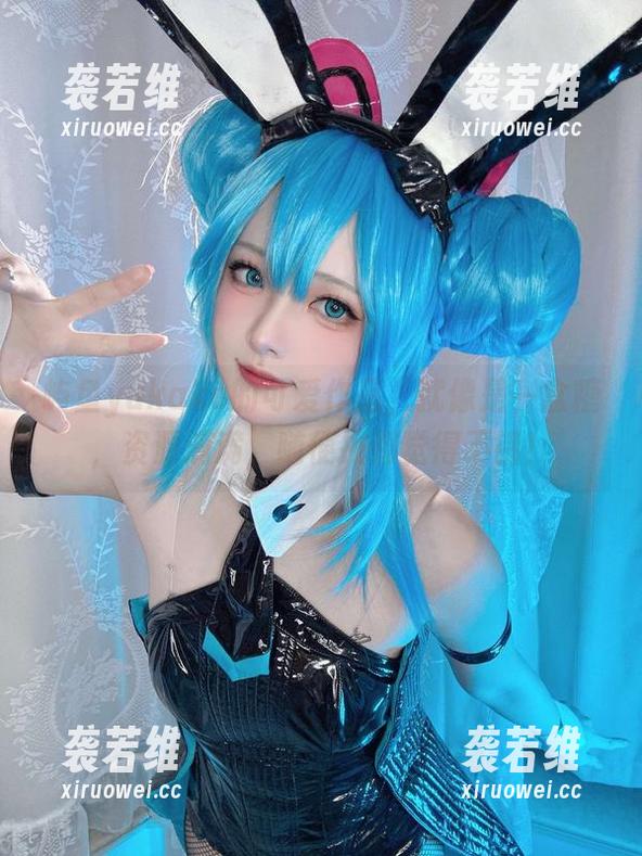 屿鱼yukako 屿鱼yukako的可爱作品,就像是一盒糖,资源满满,随便挑都觉得不错!