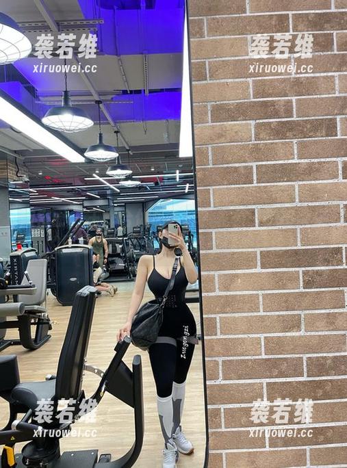 左公子666 微密圈 - 王炸合体怎么样?左公子666带来的原图、写真集让我忍不住想评论!