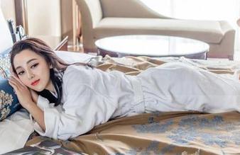 推女神 – 施忆佳图包，水手服-吊带也是一种个性，大胆而不张扬