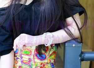 推女神 – 莫雅淇的纯白美图，真有种让人想要摸摸的冲动