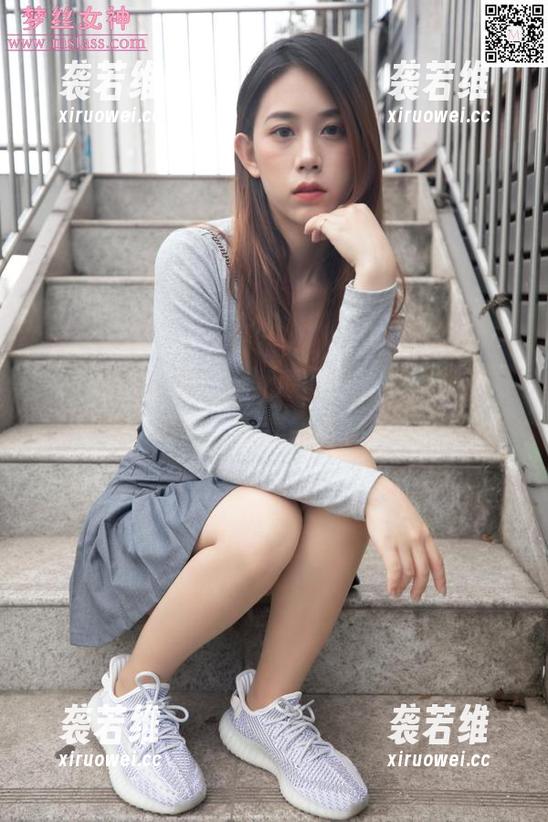 梦丝女神 - 走近乔儿原图：一组瑜伽照，记录我跟地板亲密接触的美丽瞬间