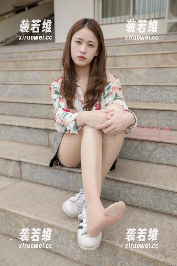 梦丝女神 - 好奇晓晓的薄袜子？缤纷原图合集等你来一探究竟！