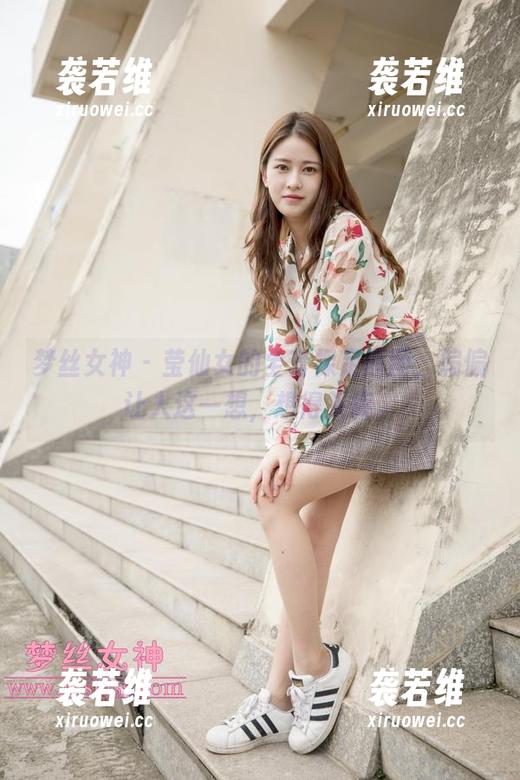 梦丝女神 - 莹仙女的全套裸足原图，偏偏让人这一想，想得头疼。